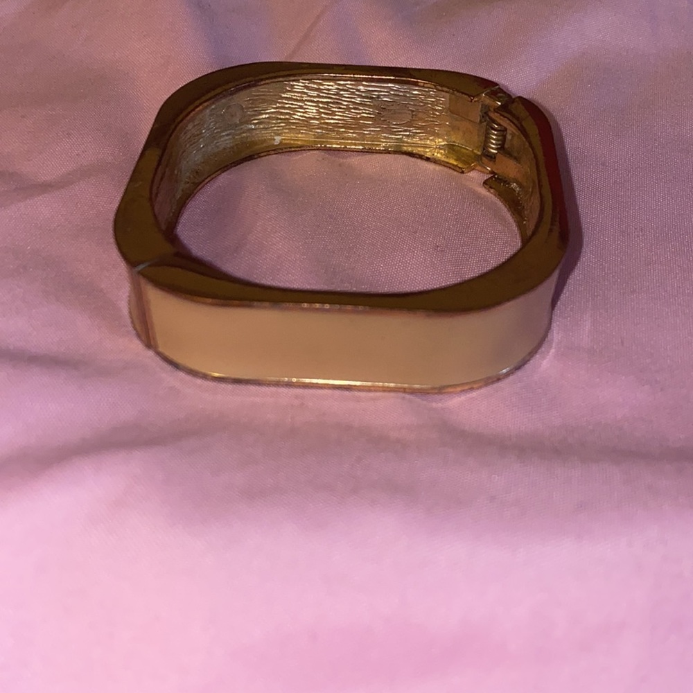 Set of bangle bracelets - Picture 4 of 9